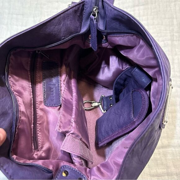Kelly Moore Camera Bag The Libby Shoulder Bag Purple with Purple Lining - Picture 4 of 11